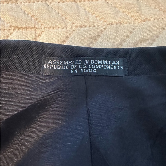 EUC Towncraft Men’s black blazer with gold buttons. - Picture 7 of 12